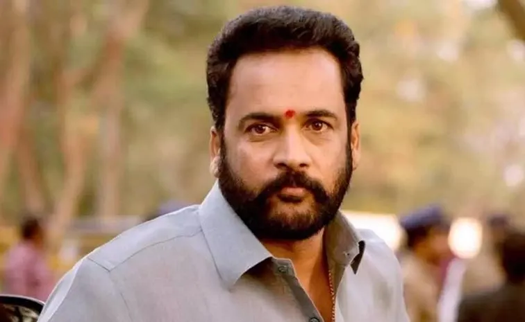 కాసేపట్లో మహిళా కమిషన్ ముందుకు శివాజీ