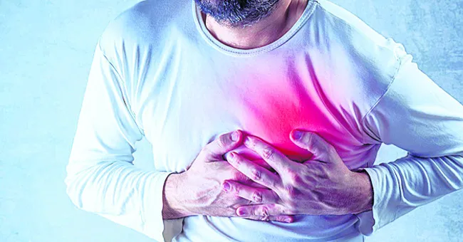 ● చలి తీవ్రతతో పెరుగుతున్న గుండెపోట్లు ● జిల్లాలో రెండు నెలల్లో 26 మంది మృతి ● రైతుల్లోనే ఎక్కువ కేసులు ● చలిలో బయటకు వెళ్లొద్దంటున్న వైద్యులు