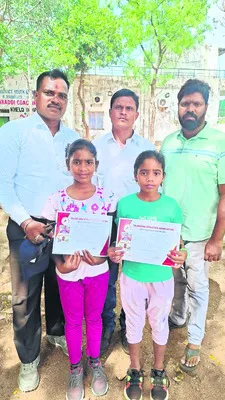 పరుగు పందెంలో  సత్తాచాటిన అక్కాచెల్లెళ్లు 
