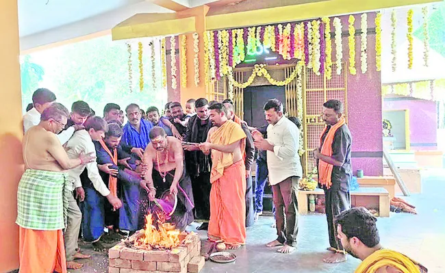 భక్తిశ్రద్ధలతో అయ్యప్ప మండల పూజ 