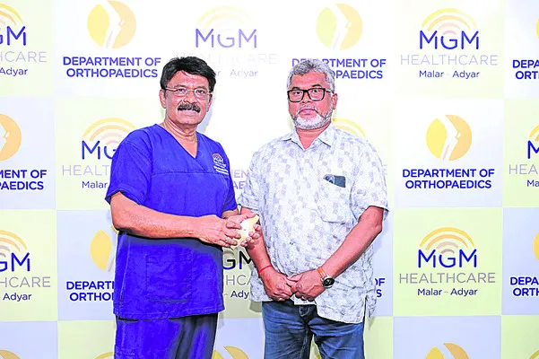 53 ఏళ్ల వ్యక్తికి మోకాలికి అరుదైన శస్త్ర చికిత్స 