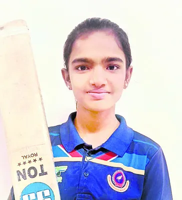 జాతీయ స్థాయి  క్రికెట్‌ జట్టుకు ఎంపిక