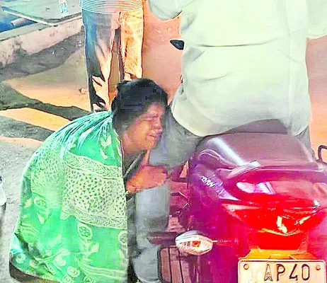 తాడేపల్లి పోలీస్‌ స్టేషన్‌లో హైడ్రామా 