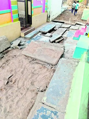 ముందస్తు నోటీసులు లేకుండా బండ చప్పట ధ్వంసం