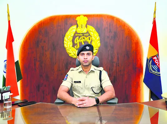 న్యూ ఇయర్‌ వేడుకల్లో జాగ్రత్తలు పాటించాలి