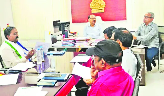 చనిపోయిన వారి ఓట్లు తొలగించాలి 