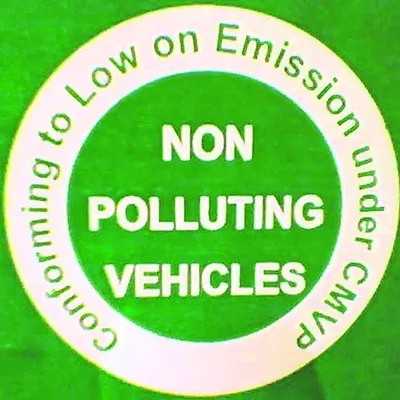 వాహనాలకు గ్రీన్‌ స్టిక్కర్‌ తప్పనిసరి 