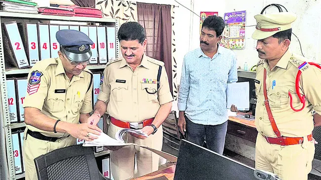 వేడుకలను ప్రశాంతంగా జరుపుకోవాలి 