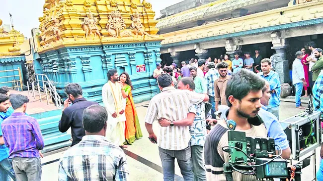 షూటింగ్‌ సందడి