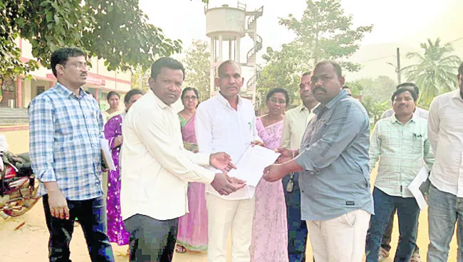 ఆశ్రమ పాఠశాలలో  దాడిపై విచారణ 