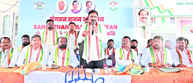 కష్టపడే కార్యకర్తలకే పదవులు 