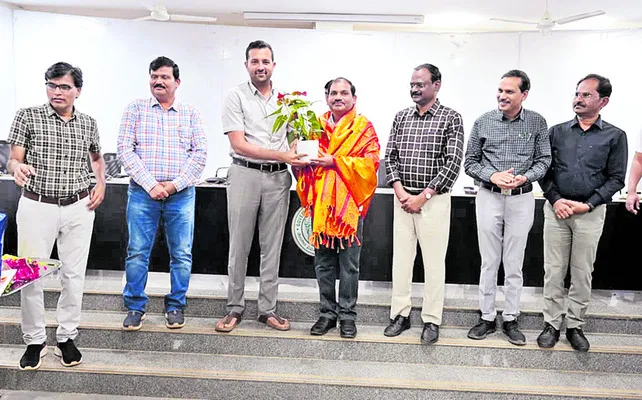 అంకితభావంతో పనిచేస్తే గుర్తింపు 