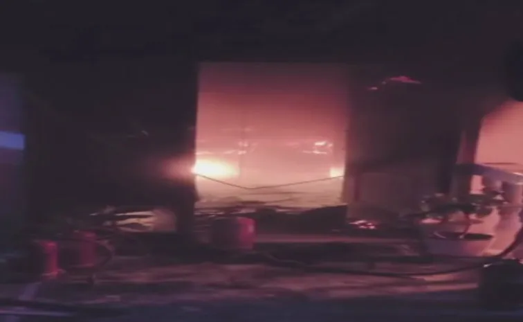 సోమాజిగూడలో భారీ అగ్నిప్రమాదం