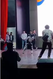 Robot Dance To Dhurandhar Song At IIT Bombay Techfest