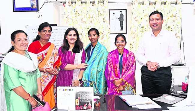 సాంకేతిక పరిజ్ఞానం అందిపుచ్చుకోవాలి