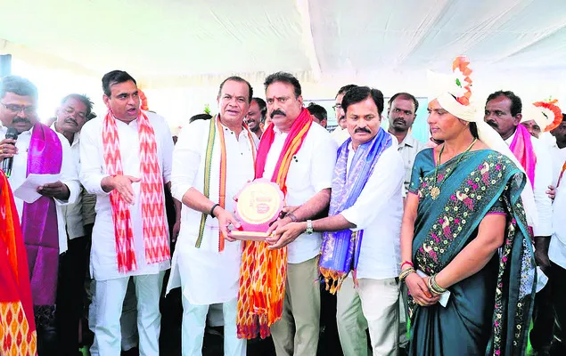 కేసీఆర్‌లా ఫాంహౌస్‌కు పరిమితం కావొదు్ద