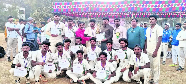 కేయూ క్రికెట్‌ విజేత ‘ఎస్‌ఆర్‌అండ్‌బీజీఎన్‌ఆర్‌’ 