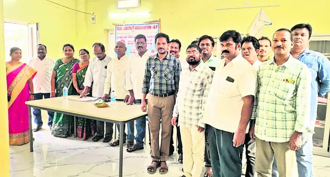 వైఎస్సార్‌టీఏ జిల్లా కమిటీ ఎన్నిక 