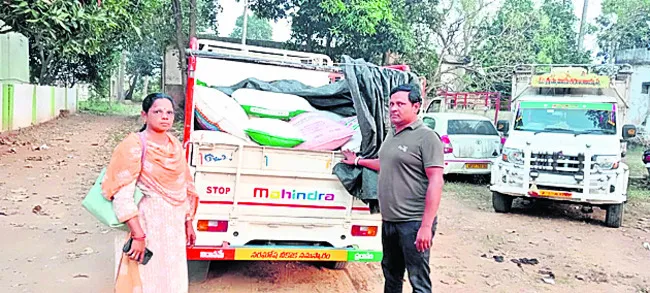 రేషన్‌ బియ్యం స్వాధీనం 