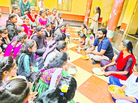 విద్యార్థులతో పనులు చేయిస్తే కఠిన చర్యలు 