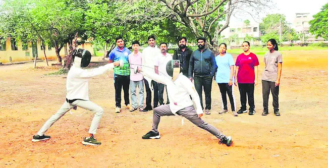 అండర్‌ 20 ఫెన్సింగ్‌ జిల్లా జట్ల ఎంపిక 