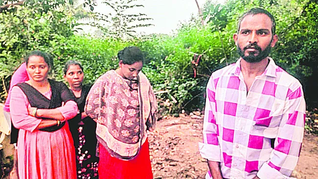 బరి తెగించిన టీడీపీ నాయకులు 