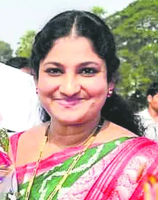 మహిళల ఆశలు నీరుగార్చారు 
