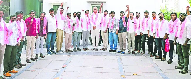 బీఆర్‌ఎస్‌లో పలువురి చేరిక