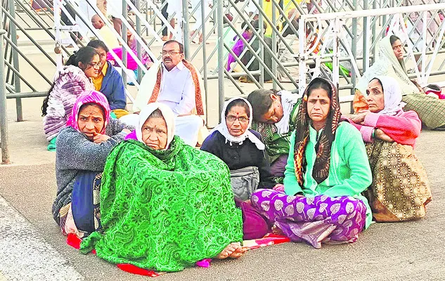 శ్రీవారి దర్శనానికి 12 గంటలు 