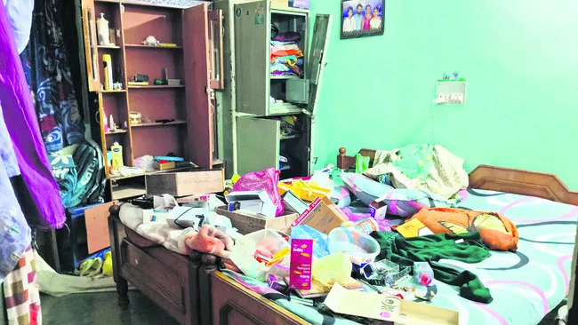 ఆలూరులో భారీ చోరీ