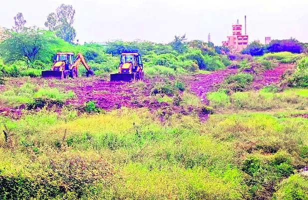 కనిపిస్తే కబ్జా..అడగరనే దర్జా..!