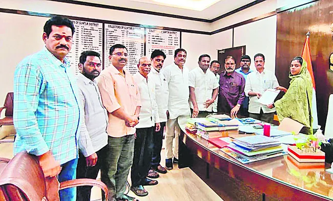 మాజీ ప్రధాని వాజ్‌పేయి విగ్రహ ఏర్పాటుకు సహకరించండి 