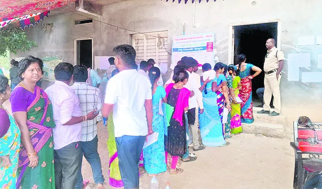 సర్పంచ్‌కు 2,057.. వార్డులకు 5,908