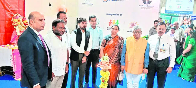 పీఈఎస్‌ ఆస్పత్రిలో ప్రత్యేక ఆధార్‌ కేంద్రాలు 