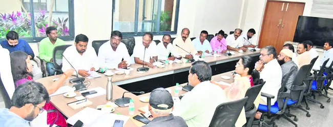 పారదర్శకంగా నిర్వహించేందుకు పార్టీలు సహకరించాలి 
