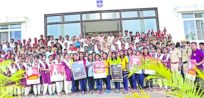 అపరిచిత లింక్‌లు ఓపెన్‌ చేయొద్దు 