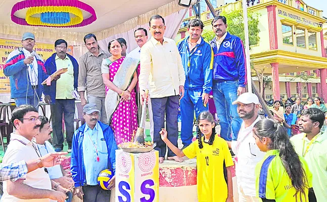 క్రీడల్లోనూ సత్తాచాటాలి