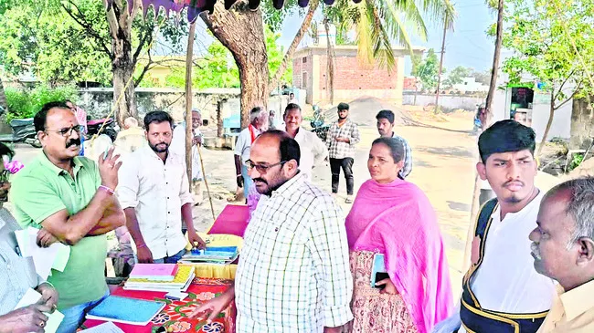 నామినేషన్‌ కేంద్రాల పరిశీలన