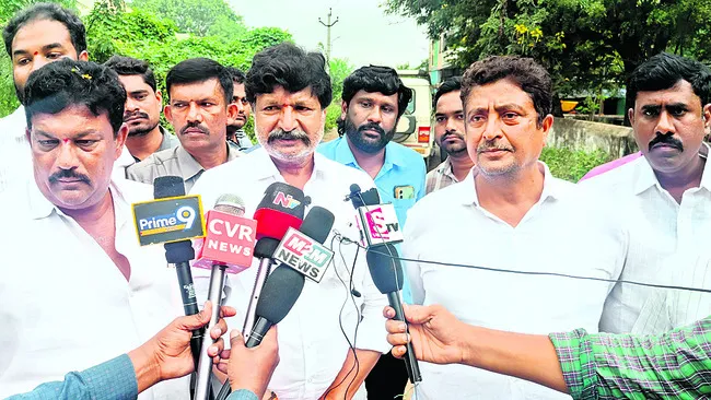 అక్రమ కేసులకు భయపడేది లేదు