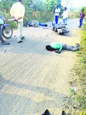 రెండు బైక్‌లు ఢీ: ఒకరి మృతి