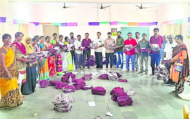 పల్లెల్లో జీవనోపాధి కేంద్రాలు