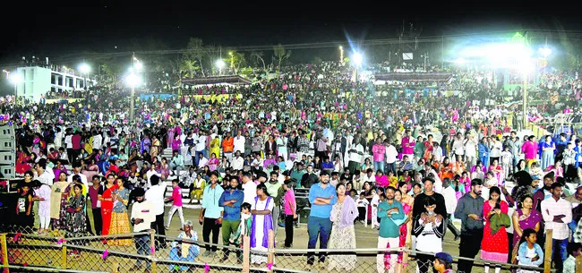 లాహిరి..లాహిరి.. లాహిరిలో..