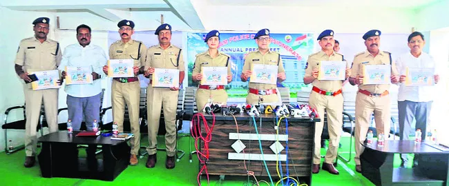 నియంత్రణలోనే నేరాలు