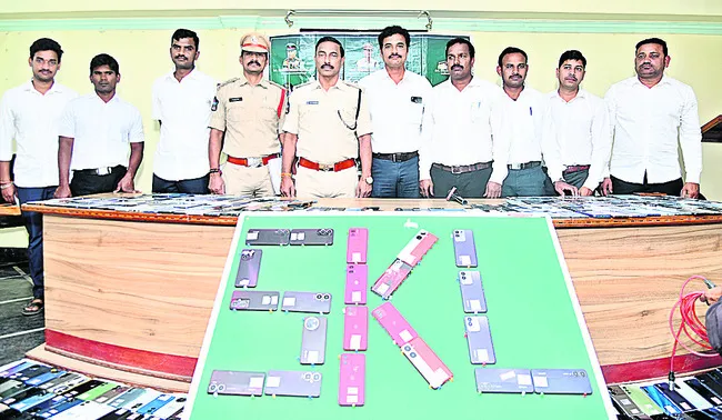 555 ఫోన్ల రికవరీ 