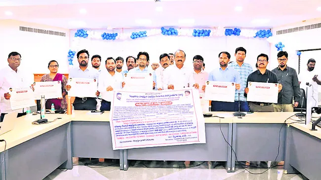 గురుకుల ఉమ్మడి ప్రవేశ పరీక్ష పోస్టర్‌ ఆవిష్కరణ