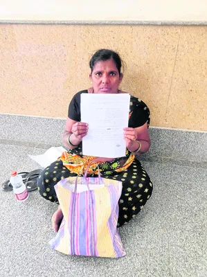 40 వేలిచ్చినా పని చేస్తలేరంటూ హంగామా .. 