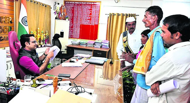 దరఖాస్తులు త్వరగా పరిష్కరించాలి