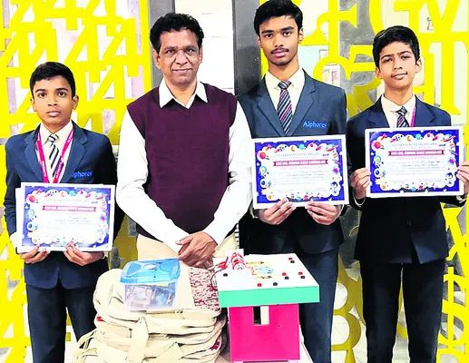 జాతీయస్థాయి చెకుముకి పోటీలకు అల్ఫోర్స్‌ విద్యార్థులు