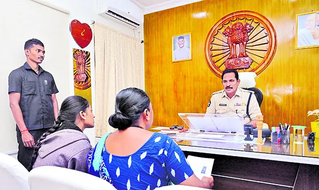 చట్టపరిధిలో ప్రతి సమస్యకు పరిష్కారం 