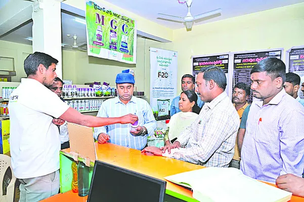 యూరియా సరిపడా ఉంది